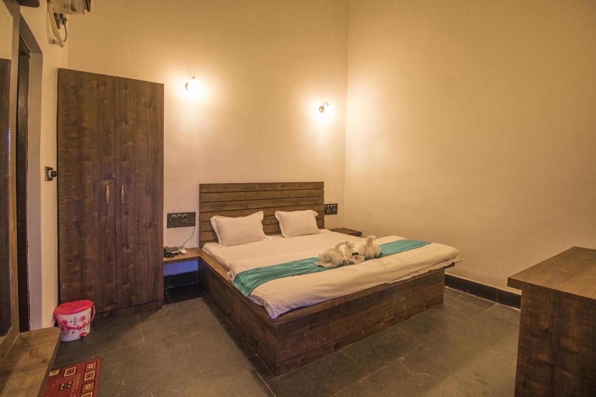 Wowstayz Pachmarhi Ecotel エクステリア 写真